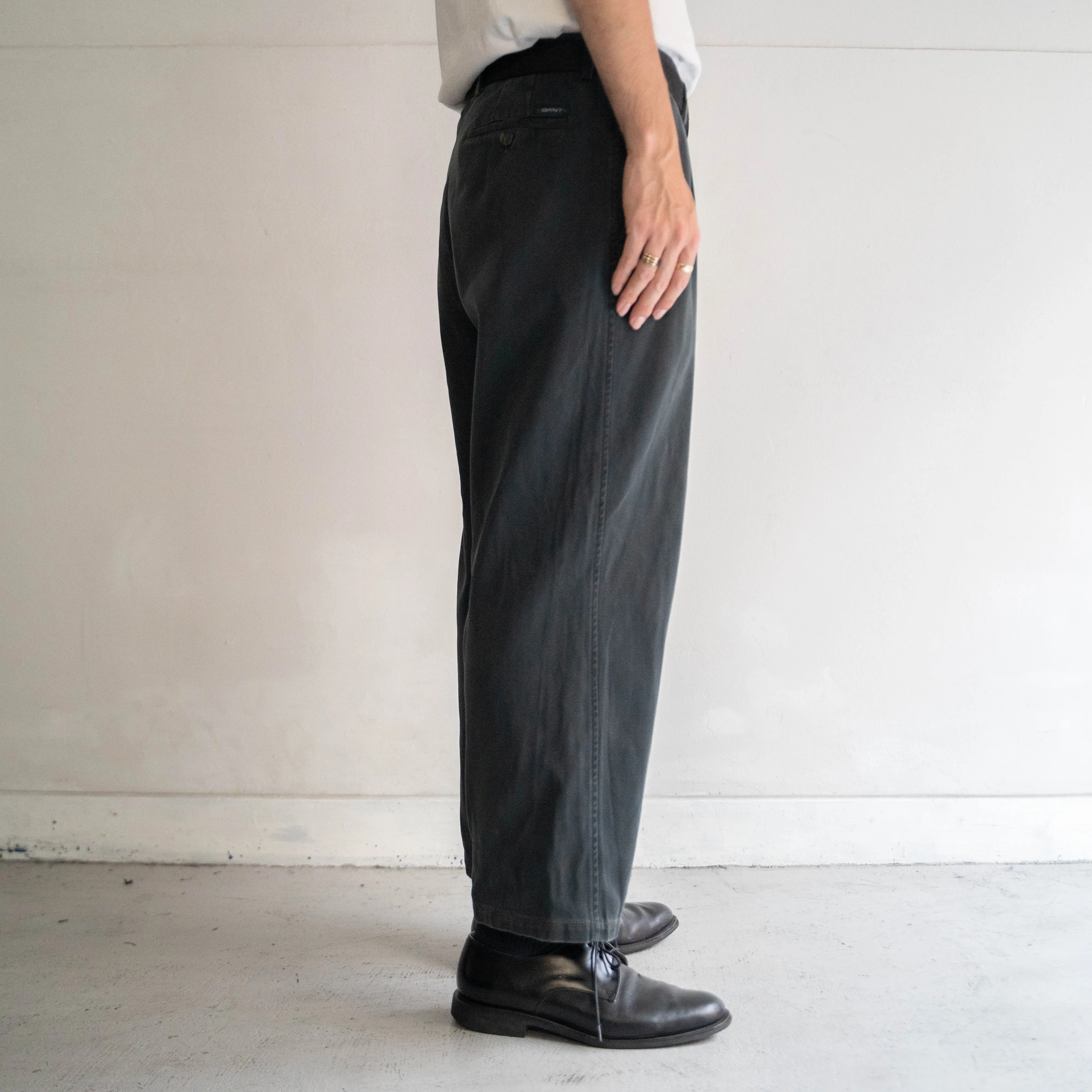 2000s GANT one tuck chino pants 'sumikuro'