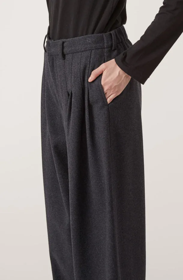 KAAM | Pleated Straight Pants