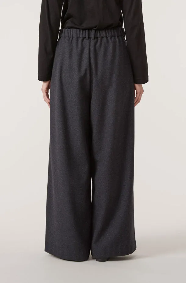 KAAM | Pleated Straight Pants