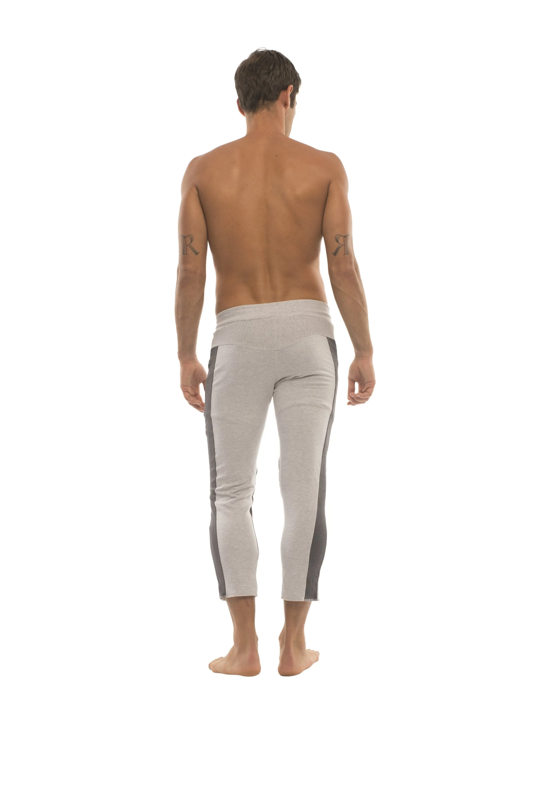 Mens 4/5 Zipper Pocket Capri Yoga Pants (GREY w/Charcoal & Black)